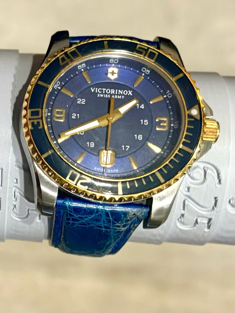 Victorinox Swiss Army 241789 Blue Diver Watch Sapphire Crocodile Strap